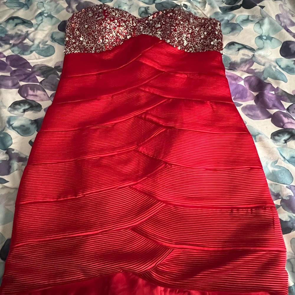 Med red Narianna corset dress, very high quality custom,tag states l but med